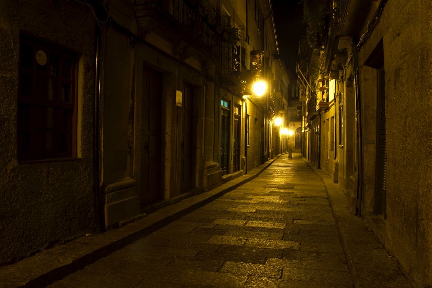 Rua de Santa Maria at night