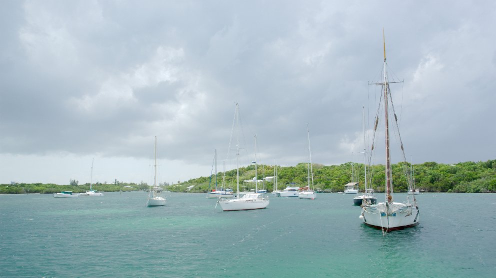 Man-O-War Cay Harbour